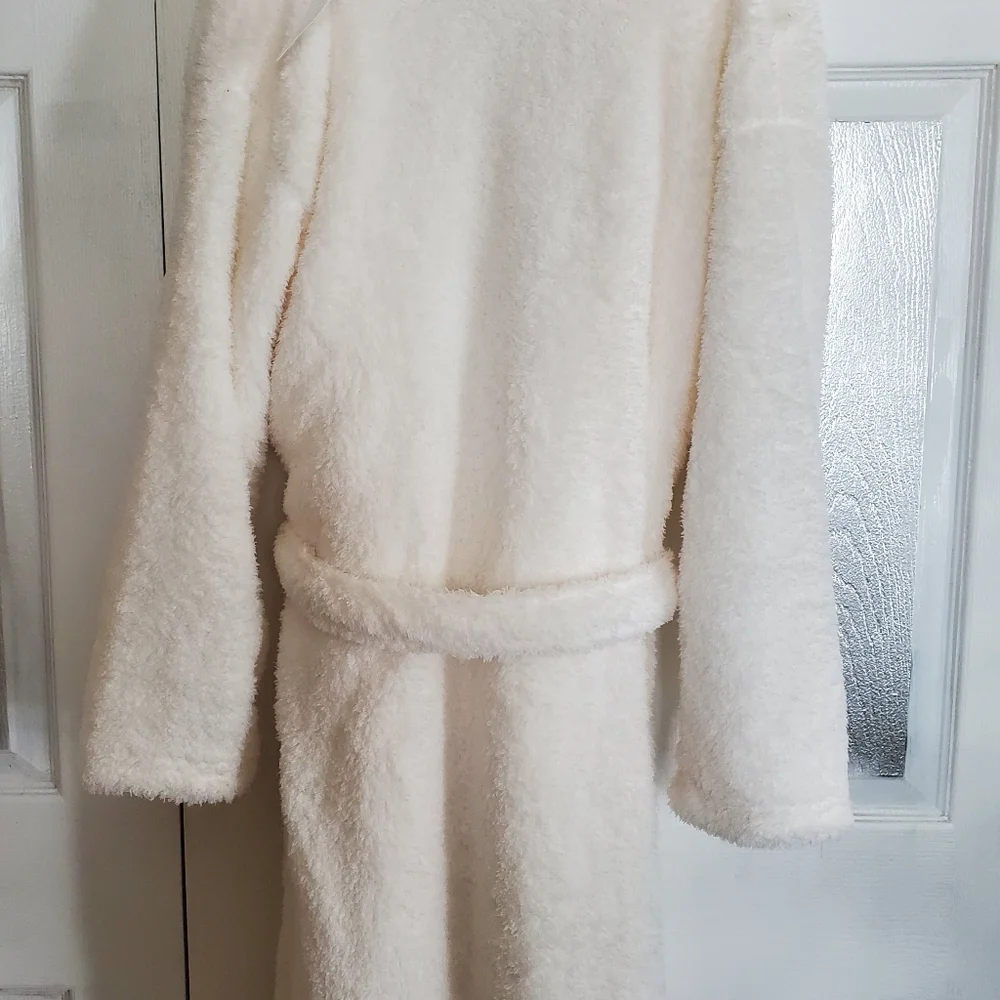 New White FLUFFY ROBE,ONE SIZE - Picture 4 of 10